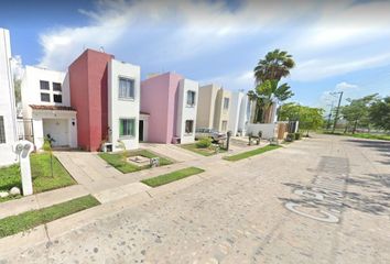Casa en fraccionamiento en  Calle Palma Guarapera, Ixtapa, Jalisco, México