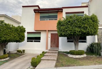 Casa en fraccionamiento en  Colinas Del Bosque 3a. Sección, Corregidora, Querétaro, México