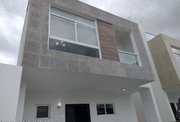 Casa en fraccionamiento en  Fray Junípero Serra Fraccionamiento, Querétaro, México