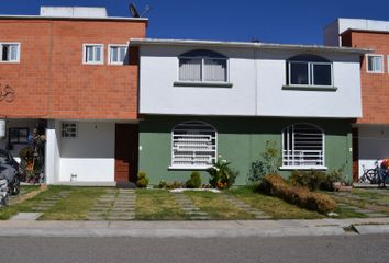 Casa en fraccionamiento en  Fraccionamiento San Valentín, Avenida Almoloya De Juárez Mz 026, Colonia La Virgen, Estado De México, México