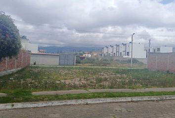 Terreno Comercial en  Ambato, Ecuador