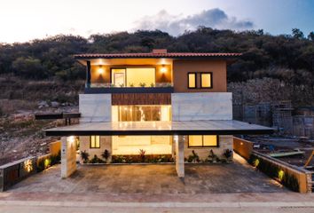 Casa en fraccionamiento en  Paseo Altozano, Fraccionamiento Montaña Monarca I, Morelia, Michoacán De Ocampo, 58350, Mex