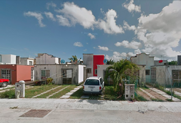 Casa en  Izúcar 1544, Sm 201, Hacienda Real Del Caribe, Cancún, Quintana Roo, México