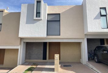 Casa en fraccionamiento en  Avenida Paseo De Las Pitahayas, Zibata, Zona Cactus, Zibata, Condominio Ceiba, El Marqués, Querétaro, 76269, Mex