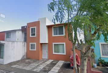 Casa en  Rafael Cárdenas Lomelí, 24 De Octubre, Coatzacoalcos, Veracruz, México