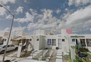 Casa en  Calle Fragata, Villas Del Sol, Playa Del Carmen, Quintana Roo, México