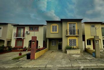 Casa en  Urbanizacion Metropolis Ii, Guayaquil, Ecuador