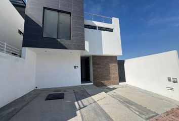 Casa en  Circuito La Romita, Villas Del Cimatario, Monte Blanco Iii, Santiago De Querétaro, Querétaro, México