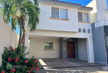 Casa en  Privada La Condesa, Vialidad Del Congreso, Congreso Del Estado, Culiacán, Sinaloa, México