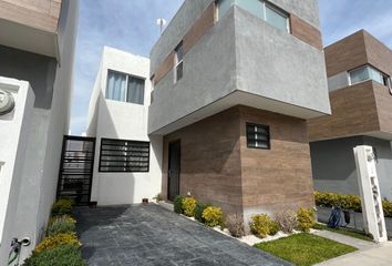 Casa en fraccionamiento en  Caranday / Javer, Avenida Atlántico, Fraccionamiento Caranday, Aguascalientes, México