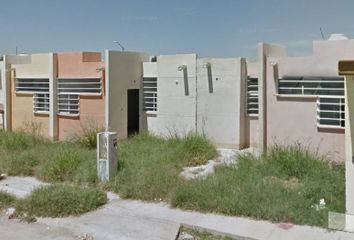 Casa en  Calle Del Tiburón Tigre, Fraccionamiento Residencial Rancho Alegre, Coahuila De Zaragoza, México