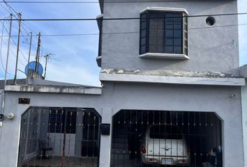Casa en  Baritina 911, Santa Cruz Arboledas - 4to Sector, Guadalupe, Nuevo León, México