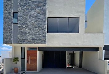 Casa en fraccionamiento en  Privada San Angel V, Avenida Horizontes Itálicos, San Luis Potosí, México