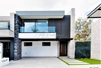 Casa en fraccionamiento en  Portavedra Residencial, Lagos De Moreno-león De Los Aldama, Lagunillas, Guanajuato, México