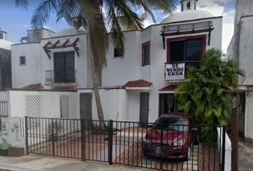Casa en  Fuente Minerva, Santa Fe Del Carmen, Playa Del Carmen, Quintana Roo, México