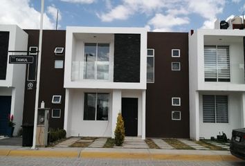 Casa en  Residencial La Cascada, Heroico Colegio Naval, Pachuca, Hgo., México