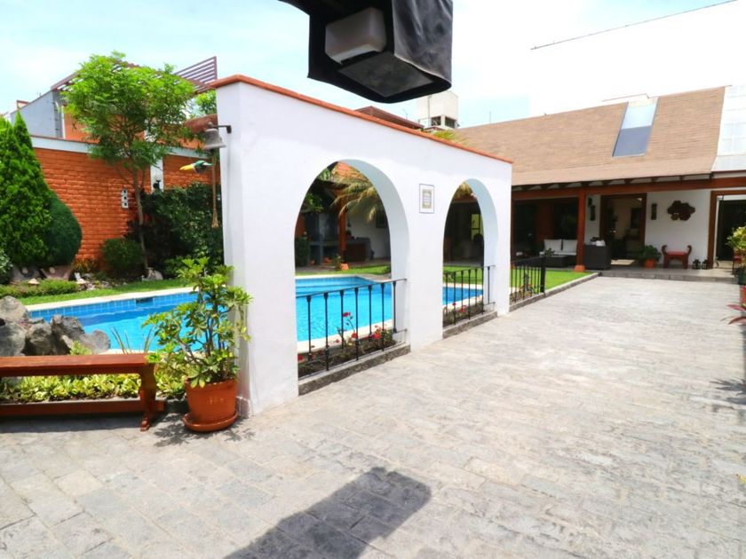 Casa en venta Calle José Cotrina Urbina 261, Lima, Perú