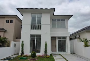 Casa en  Urbanización Porto Alegre, Vía A La Costa, Guayaquil, Ecuador