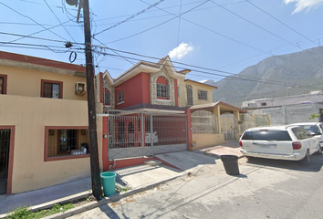 Casa en  Hda. De Arredondos 245, Lomas De Santa Catarina, 66359 Cdad. Santa Catarina, N.l., México
