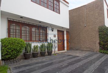 Casa en  Jirón Batallón De San Juan 300-314, Cuadra 3, Ur. Santa Teresa, Santiago De Surco, Lima, 15039, Per
