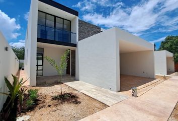 Casa en fraccionamiento en  Cholul, Yucatán, México