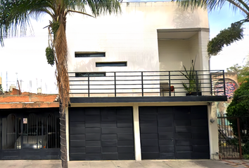 Casa en  C. Federico Medrano 3819, Insurgentes, 44820 Guadalajara, Jalisco, México