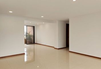 Apartment for rent in Loma de los González, Medellín