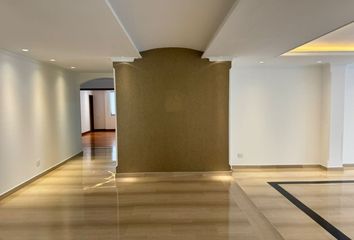 Apartment for rent in Los Balsos, Medellín