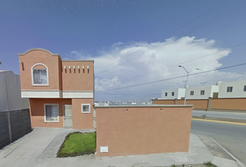 Casa en  Calle Geranios, Saltillo 2000, Saltillo, Coahuila De Zaragoza, México