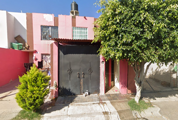 Casa en  Volcan El Rincon, Los Encinos, 45650 Colinas Del Roble, Jal., México