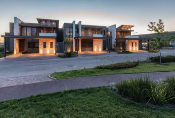 Casa en condominio en  Altozano Querétaro, Anillo Vial Fray Junípero Serra, Santiago De Querétaro, Querétaro, México