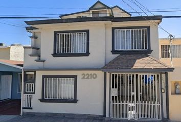 Casa en  De Los Literatos, Universidadotay, Tijuana, Baja California, México