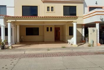 Casa en fraccionamiento en  Villa Arboledas, Las Villas, Quinta Las Villas, Irapuato, Guanajuato, México