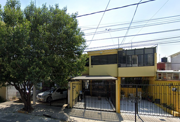 Casa en  Calle Alamo, Habit. Valle De Los Pinos 1a. Sección, Tlalnepantla, Edomex, México
