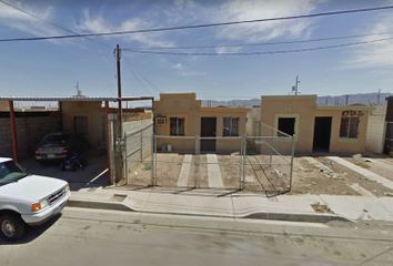 Casa en  Av. Burguete, Mexicali, Baja California, México