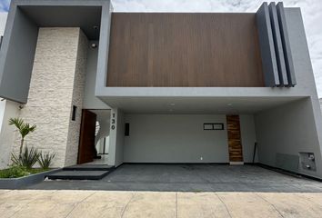 Casa en  Circuito Linda Vista, Morelia, Michoacán, México