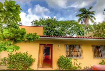 Casa en fraccionamiento en  Paseo De Las Golondrinas 175, Las Brisas, Ixtapa Zihuatanejo, Guerrero, México