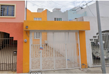 Casa en  Calle Africa, Magaña, Guadalajara, Jalisco, México