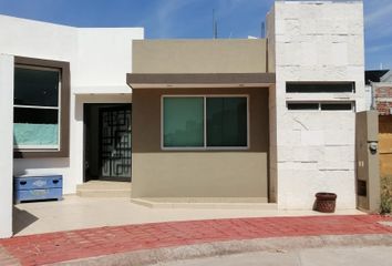 Casa en fraccionamiento en  Jardines De Santa Fe, Sierra De Corupira, Hda. Santa Fe, León, Guanajuato, México