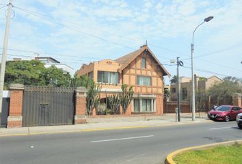 Casa en  Avenida Juan De Arona, San Isidro, Perú