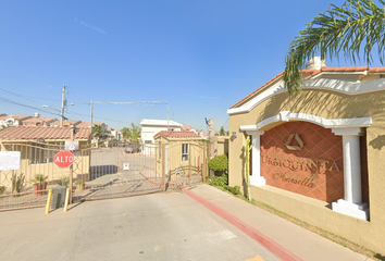 Casa en  Calle Arles, Urbi Quinta Marsella, Murua Oriente, Tijuana, Baja California, México