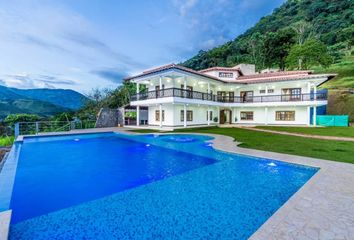 Villa-Quinta en  Copacabana, Antioquia, Colombia