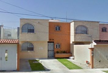 Casa en  Capuchinos 49, Mision De San Carlos, Santiago De Querétaro, Querétaro, México