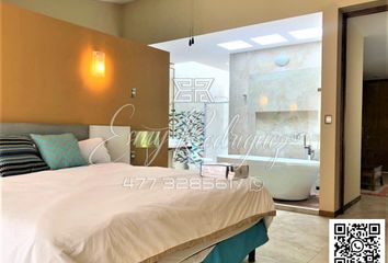 Casa en  La Campiña Del Bosque, Boulevard Country Club Gran Jardín, Guanajuato, México