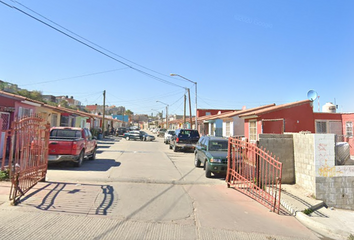 Casa en fraccionamiento en  Lomas De Nopolo 279, Lomas De La Presa, Ensenada, Baja California, México