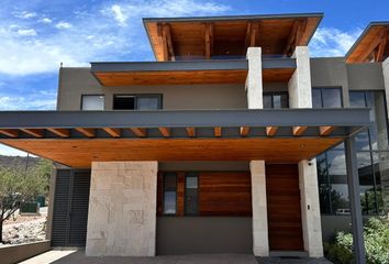 Casa en  Altozano Querétaro, Anillo Vial Fray Junípero Serra, Santiago De Querétaro, Querétaro, México