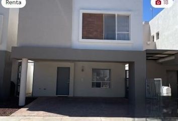 Casa en fraccionamiento en  La Sarzana & Calle Camino Ortíz Rubio, Juárez, Chihuahua, México