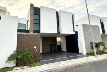 Casa en fraccionamiento en  Lomas De La Rioja Ii, Alvarado, Veracruz, México
