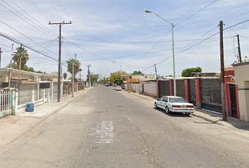 Casa en  Av Del Cabildo, Carbajal, Mexicali, Baja California, México