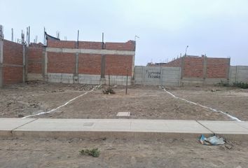 Terreno en  5x74+6h9 Carabayllo, Perú